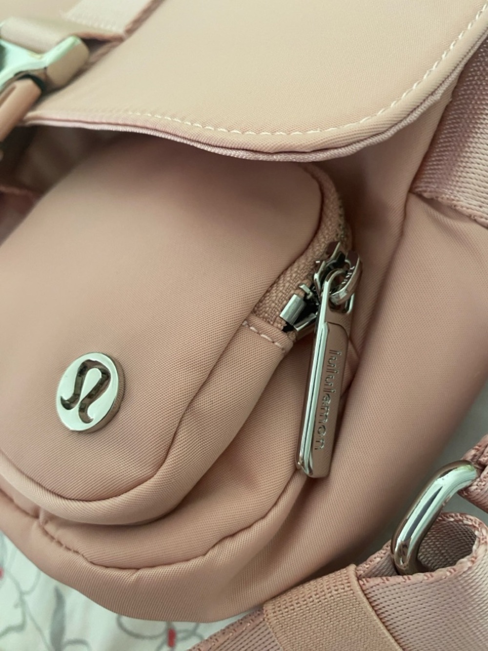 NWT Lululemon Wunderlust Crossbody Bag - Picture 2 of 2